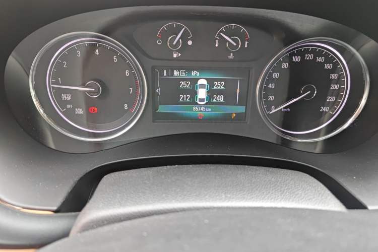 Used Buick LaCrosse 2016 20T Elite Edition Odometer Close Up