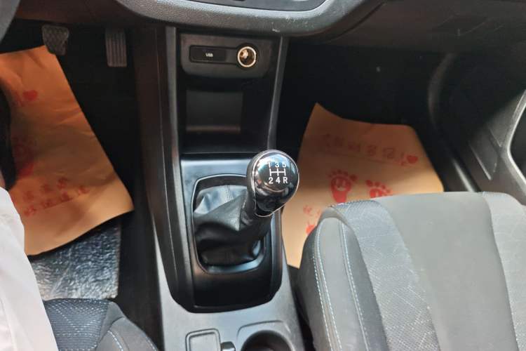 Used Baojun 310 2016 1.2L manual Comfort trim level