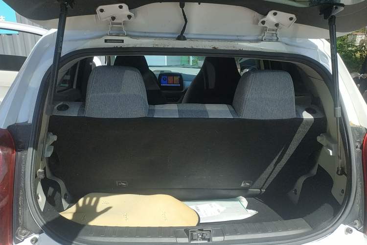 Used JMEV Xiao Qilin 2023 Joyful Edition 201km Comfort Model Trunk