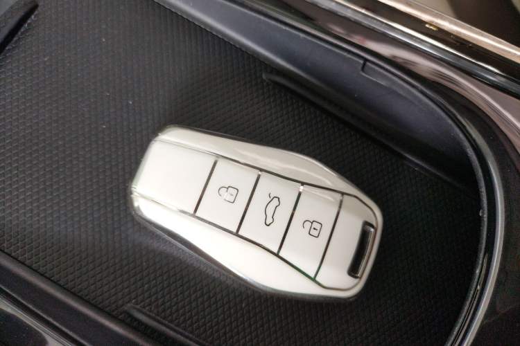 Used JAC Yiwei 3 2023 505km Pro Vehicle Key