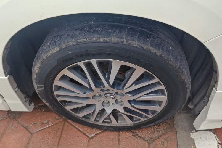 Used Toyota Alphard 2018 3.5L Prestige Edition Right Front Wheel Hub