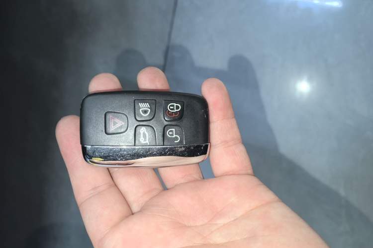 Used Land Rover Discovery Sport 2018 240 PS SE Version Vehicle Key
