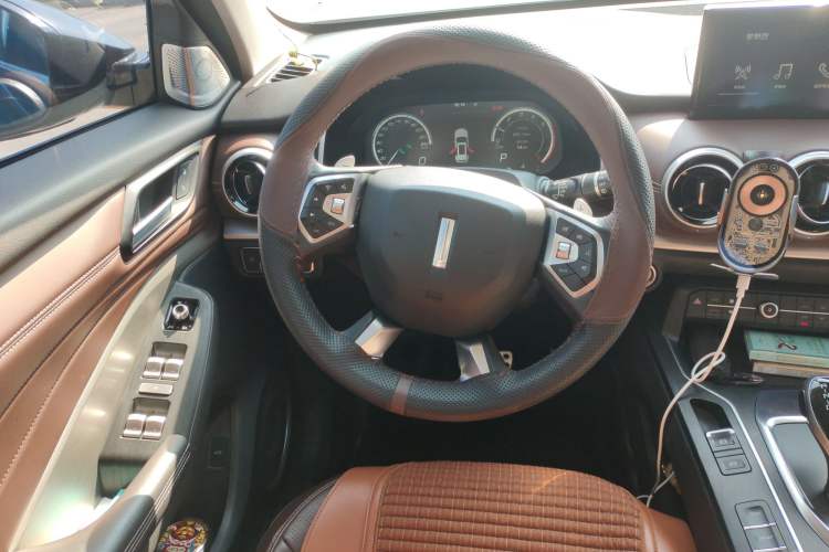 Used Wey VV6 2018 2.0T Two-Wheel-Drive Ultra-Luxury Version China V Standard