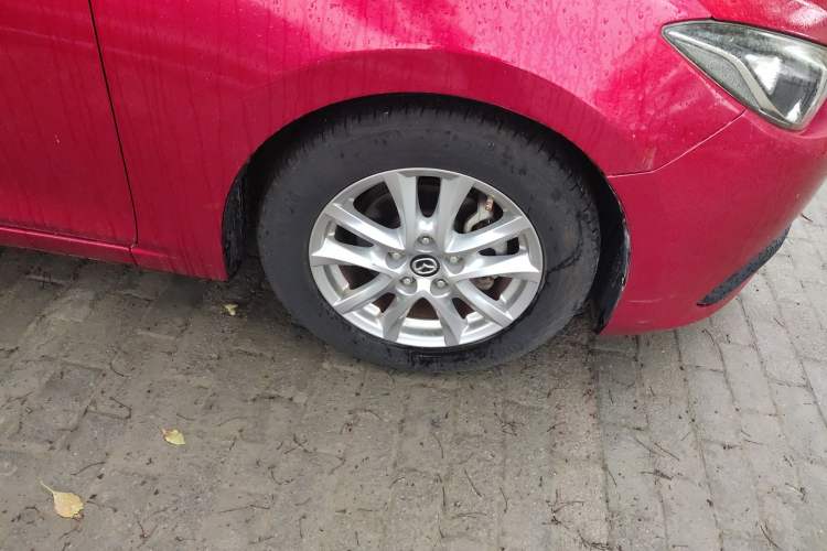 Used Mazda Mazda 3 Axela 2014 Sedan 1.5L Manual Comfort Model