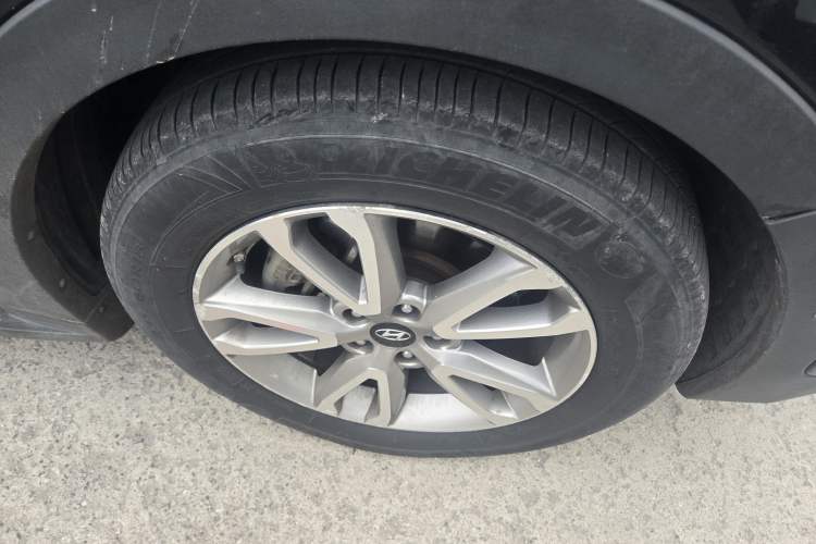 Used Hyundai Santa Fe 2013 2.0T Automatic All-Wheel Drive Top Trim
