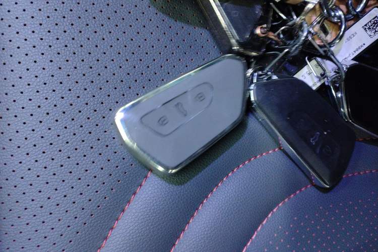 Used Volkswagen ID.4 CROZZ 2021 High-Performance PRIME Four-Wheel Drive Version
