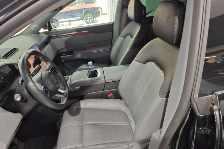 Used Zeekr 7X 2025 100 kWh Long-Range Rear-Wheel Drive with Intelligent Driving Features Left Front Seat