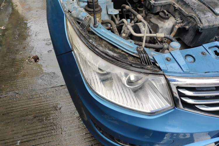 Used Cowin C3 2015 1.5L Manual Gold Diamond Edition
