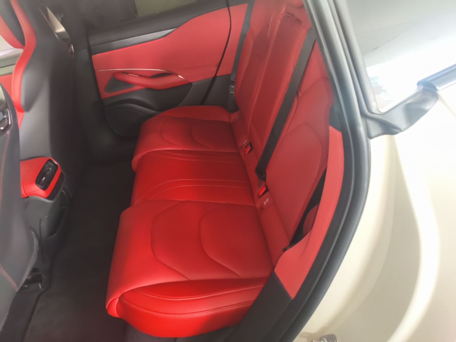 Xiaomi Auto SU7 2024 Four-Wheel Drive Ultra-Long Range Advanced Intelligent Driving Max Edition — снимка 20