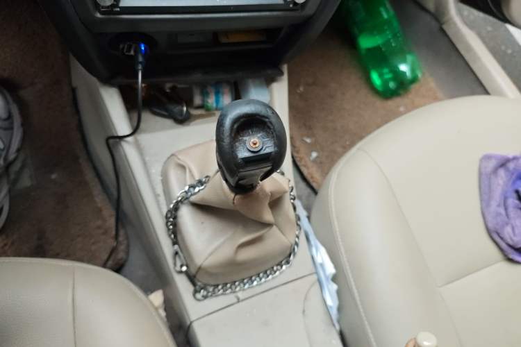 Used Soueast V3 Lingyue 2013 Revised Version 1.5L Manual – Affordable Edition Gear Lever