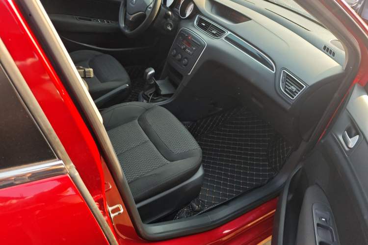 Used Peugeot 308 2014 Enjoy Edition Classic 1.6L Manual YouShang Model
