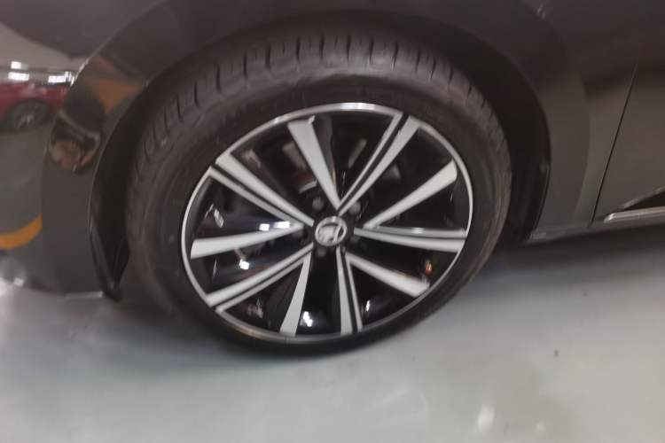 Used Skoda Superb 2019 TSI330 DSG Comfort Edition Left Front Wheel Hub