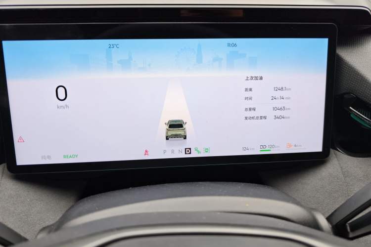 Used Lynk & Co 08 EM-P 2025 220 km All-Wheel-Drive Performance Halo