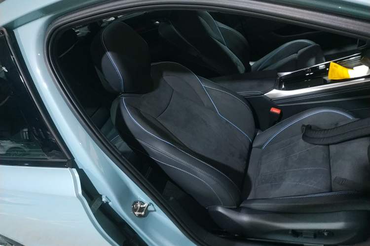 Used Volkswagen Passat 2025 Pro 380TSI Starry Dragon Luxury Edition
