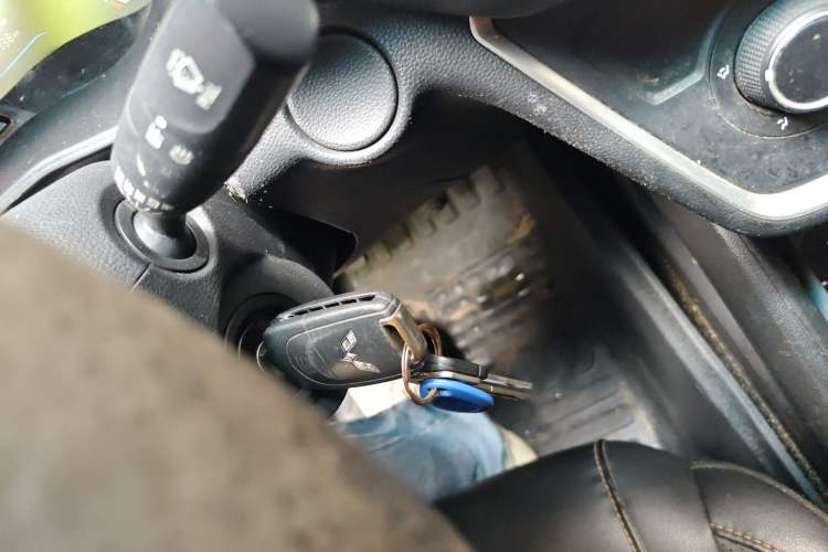 Used Wuling Hongguang S3 2018 1.5L Manual Comfort Model China V Standard Vehicle Key