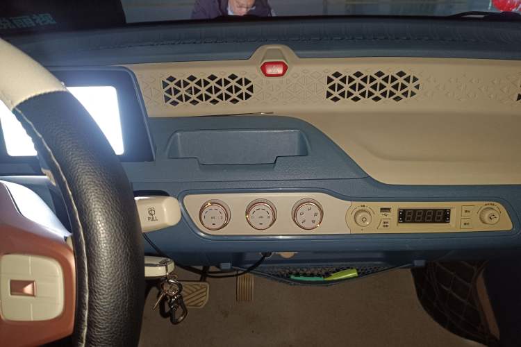 Used Dongfeng Fengon MINIEV 2022 Candy Edition Half-Sugar Audio And AC Panel