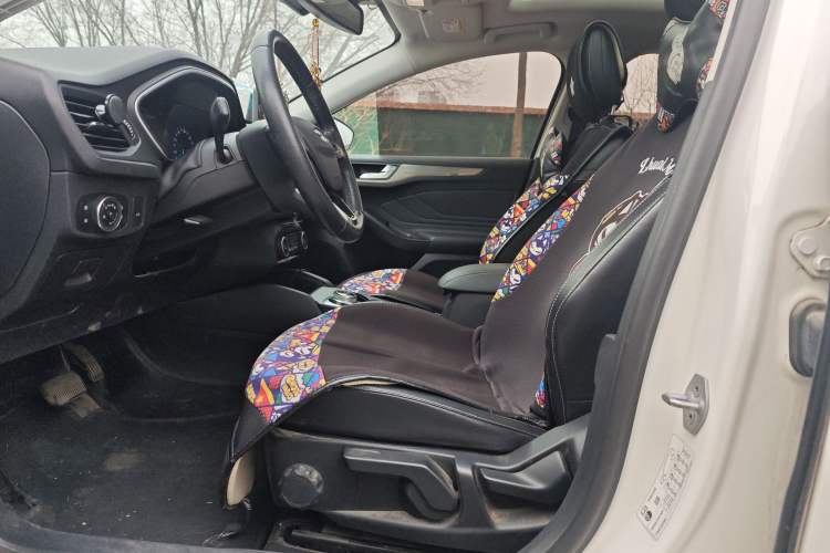 Used Ford Focus 2019 Sedan EcoBoost 125 Automatic Trendy Model China VI Standard
