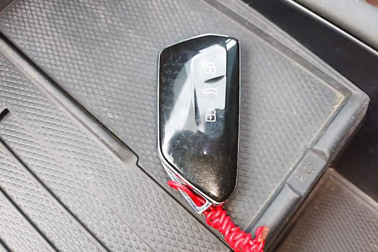 Used Volkswagen ID.UNYX 2024 Revised Pro Long-Range Version Interior 1