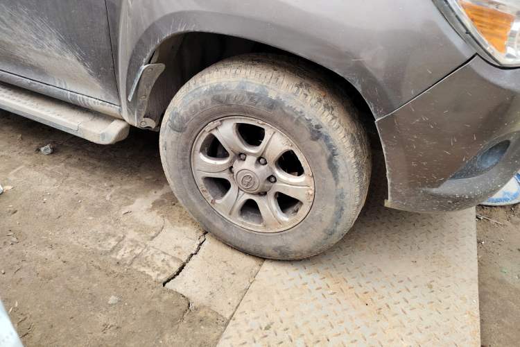 Used JAC Group V7 2018 2.0T Two-Wheel-Drive Luxury Version D19TCIE13 Right Front Wheel Hub