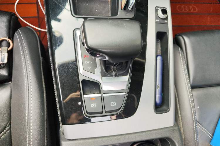 Used Audi Q5L 2022 40T Fashionable and Dynamic Model