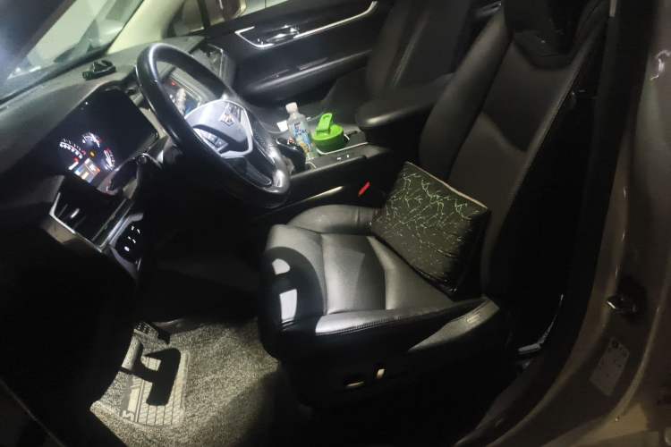 Used Cadillac XT5 2017 Anniversary Edition 25T Luxury Model