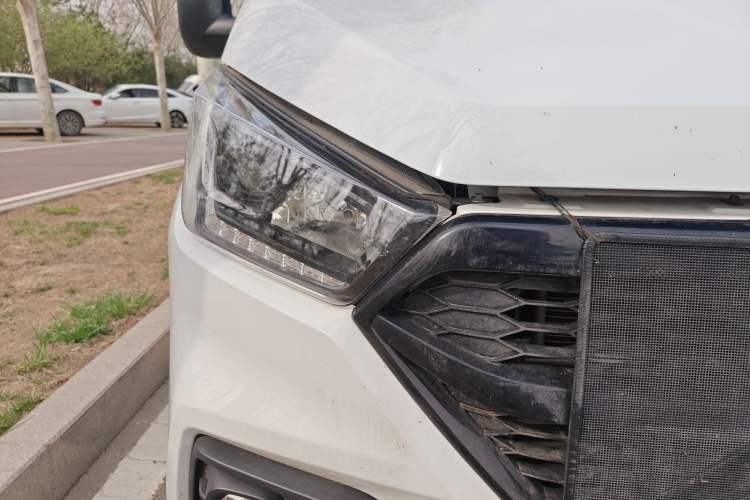 Used JMC Transit 2021 2.8T Space King Taurus Short Wheelbase Mid-Height 6-Seater Diesel Euro VI JX493