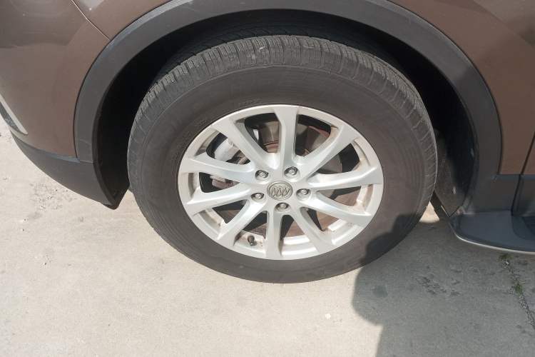 Used Buick Envision 2016 20T Two-Wheel Drive Leading Version Left Front Wheel Hub