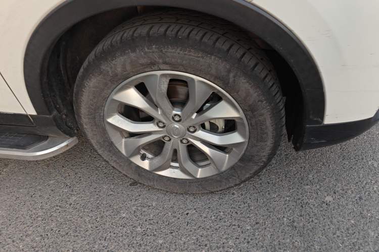 Used GAC Trumpchi GS3 2017 150N Automatic Elite Edition Right Front Wheel Hub