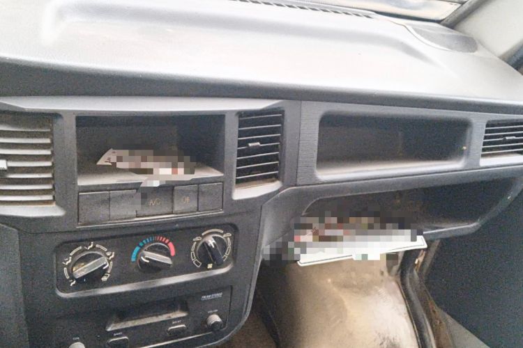 Used Wuling Zhiguang 2010 1.0L Liye Edition Audio And AC Panel