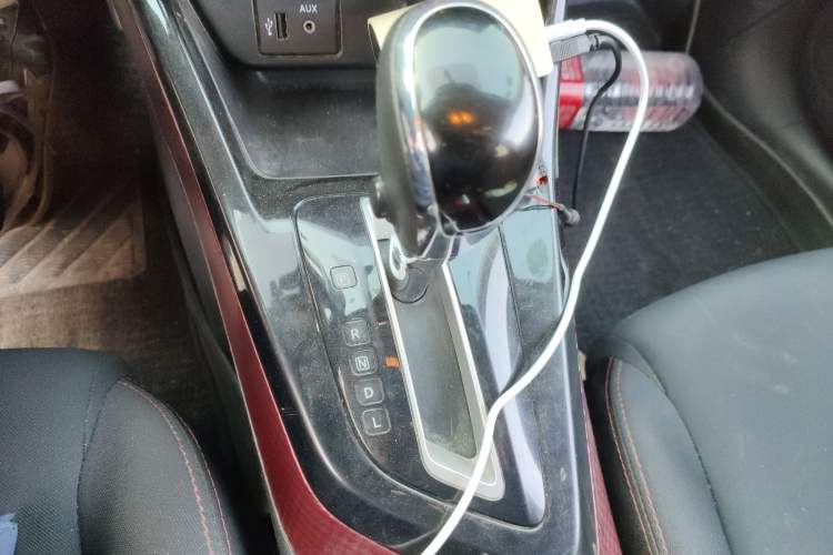 Used Nissan Lannia 2020 1.6L CVT Cool Edition Gear Lever