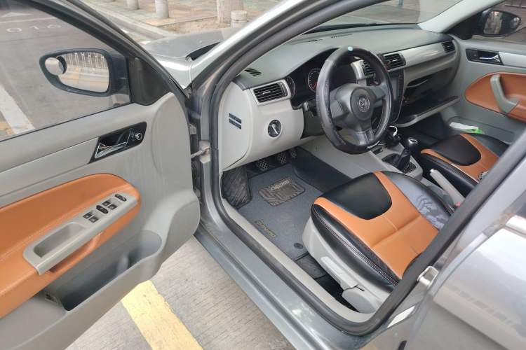 Used Volkswagen Bora 2012 1.6L Manual Fashion Edition