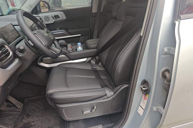 Used Formula Leopard Titanium 3 2025 501 km Range Rear-Wheel Drive Intelligent Driving Max Edition Left Front Seat