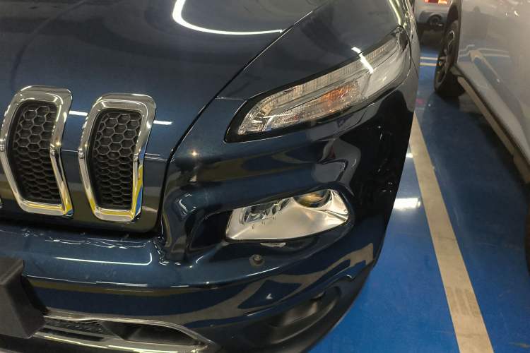 Used Jeep Cherokee 2020 2.0L Two-Wheel Drive Classic Sports Edition