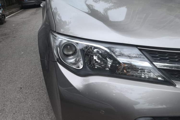 Used Toyota RAV4 2013 2.0L CVT Four-Wheel Drive New Edition
