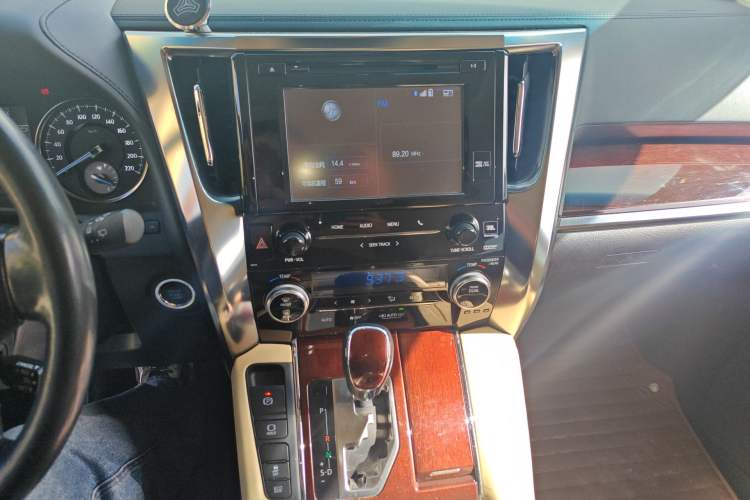 Used Toyota Alphard 2015 3.5L Luxury Edition Audio And AC Panel