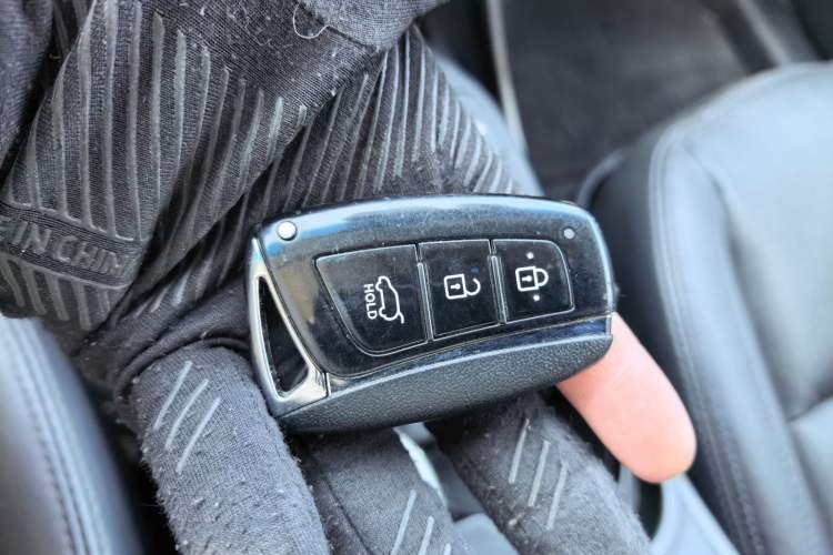 Used Hyundai Santa Fe 2013 2.0T Automatic All-Wheel Drive Prestige Version
