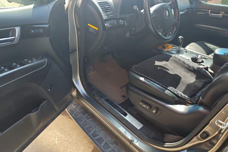Used Kia Borrego 2008 3.8L Luxury Edition China IV
