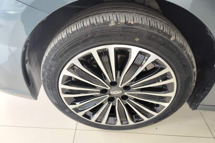 Used Chery Fengyun A8L 2025 1.5 TGDI 145 km Luxury Version
