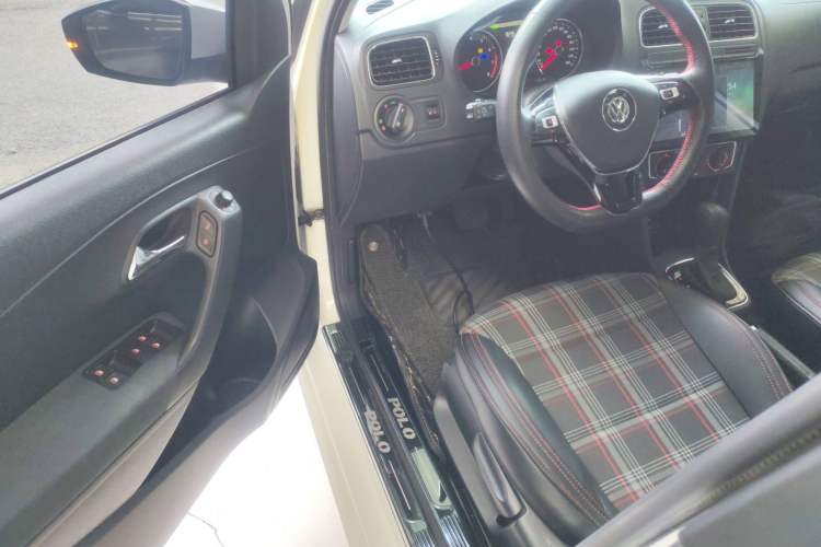 Used Volkswagen Polo 2016 1.6L Automatic Comfort Model Driver Seat