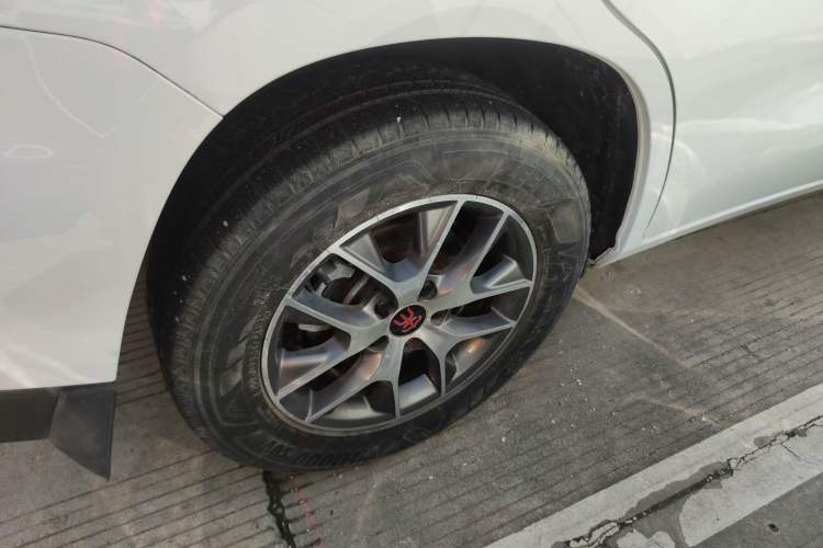 Used BYD Song 2016 GaiShi Edition 1.5TI Manual Elite Model Right Rear Wheel Hub