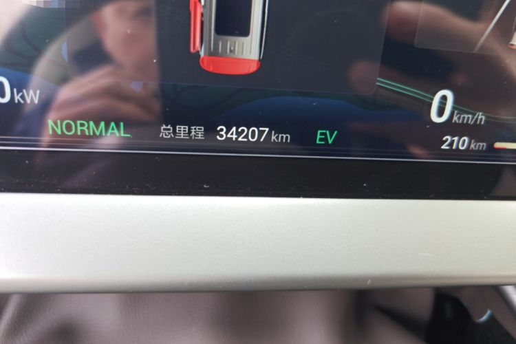 Used Denza D9 2024 DM-i 1050 Luxury Model Odometer Close Up