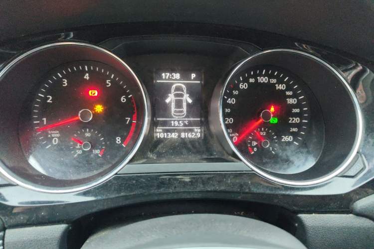 Used Volkswagen Sagitar 2018 280TSI DSG Comfort Model Instrument Cluster