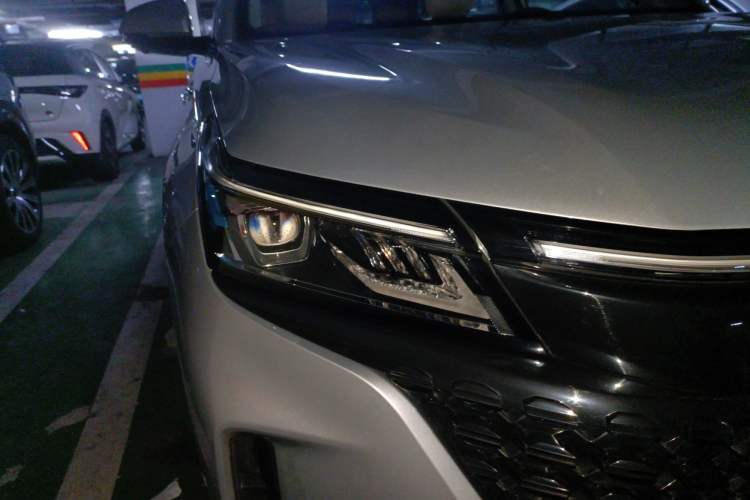 Used Landian E5 2023 1.5L DE-i 100KM Zhenxiang Edition 7-Seater