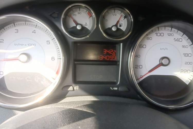 Used Peugeot 408 2013 2.0L Manual Comfort Edition
