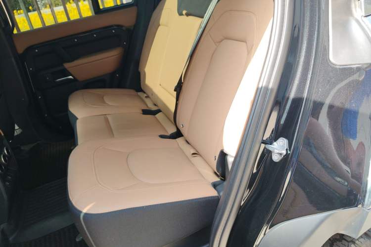 Used Land Rover Defender 2025 110 3.0T P400 Dark Edition
