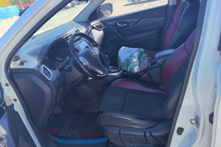 Used Nissan Qashqai 2017 2.0L CVT Smart Enjoyment Version China V Standard Left Front Seat