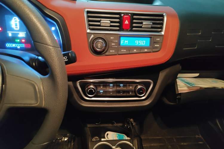 Used JAC Group iEV6E 2017 iEV6E Time Edition Audio And AC Panel