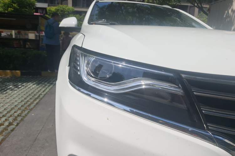 Used Roewe RX5 2016 20T Two-Wheel Drive Automatic Internet Smart Edition