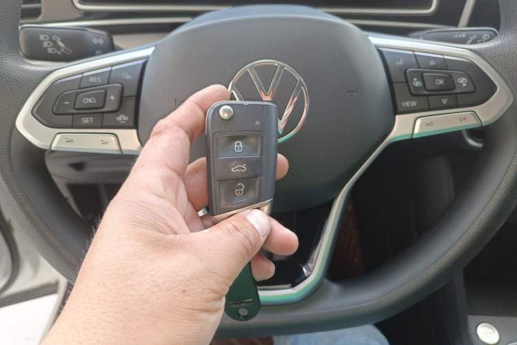 Used Volkswagen Tiguan L 2022 330TSI Automatic Two-Wheel Drive Comfort Edition Interior 1