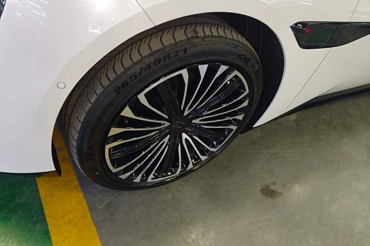 Used Avatr 12 2025 Refresh Master All-Electric Four-Wheel Drive
